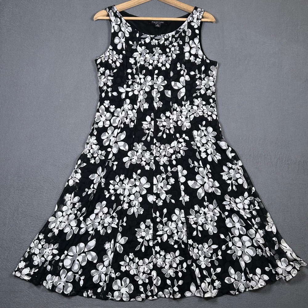 Perceptions Dress Womens 10 Black White Floral Lace Fit & Flare Sleeveless